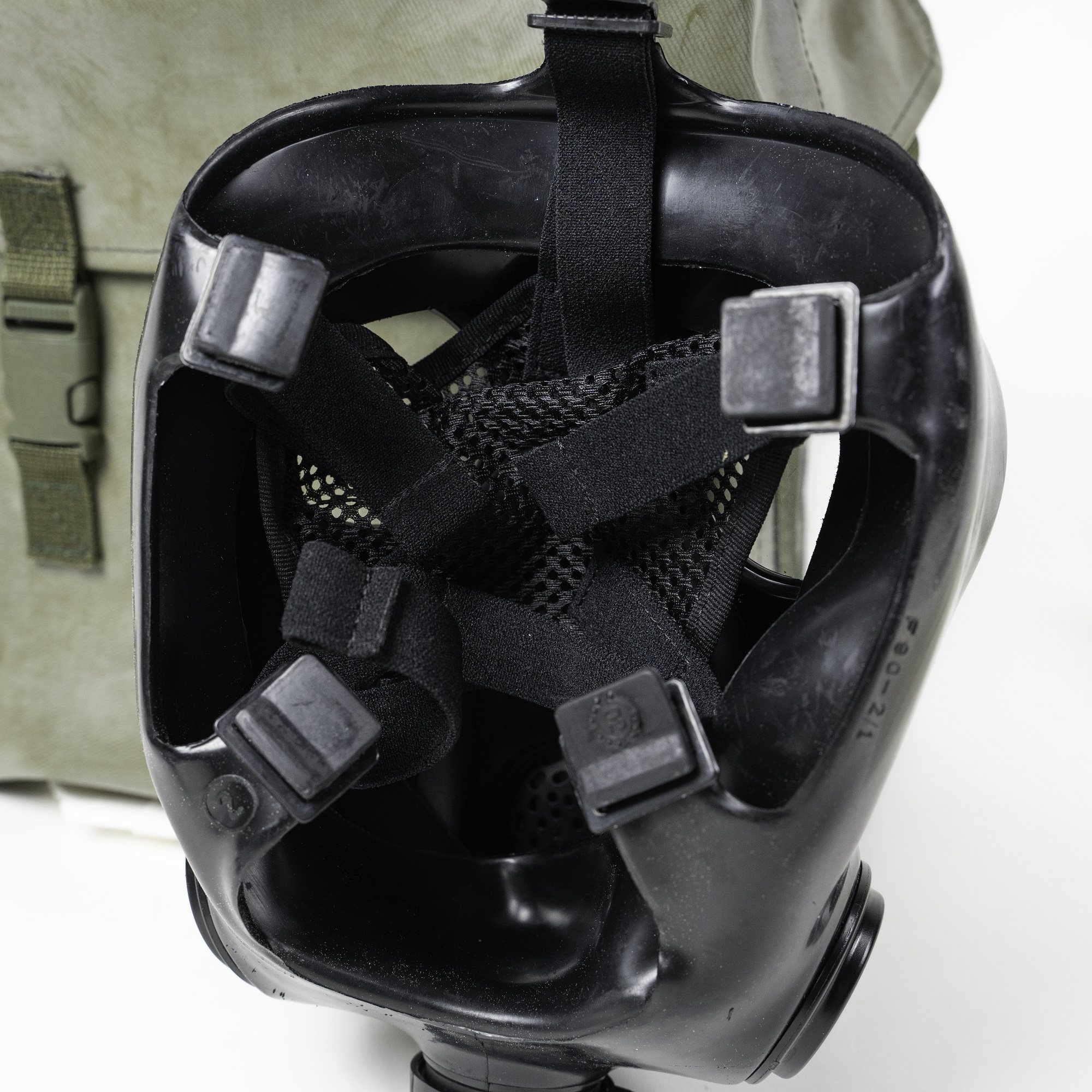 Maska plynová OM-90 + oblek JP-90 v použité brašně vel. 1
