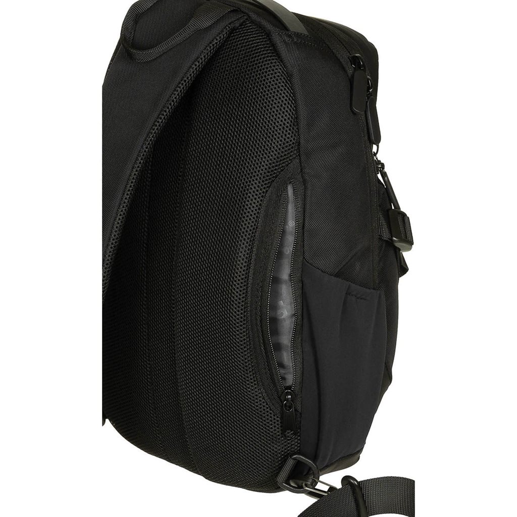 Batoh TRAVEL SLING přes jedno rameno ČERNÝ
