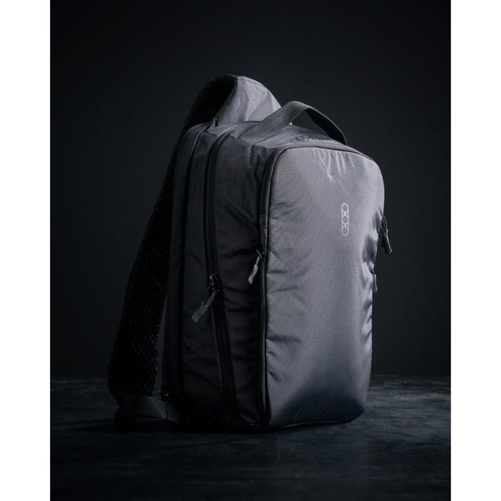 Batoh přes rameno FADE SLING XL ČERNÝ